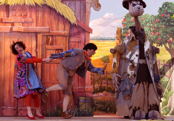 Mutis teatroaren 'El espantapájaros fantasma' ikuskizuna 