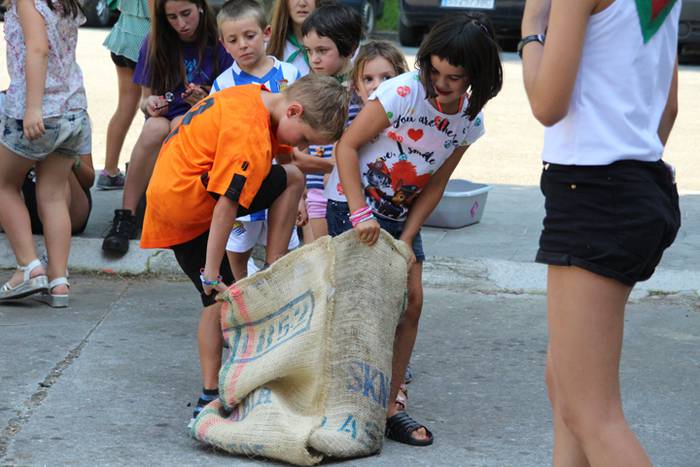 Festak hastearekin batera, j 31 1502727413942