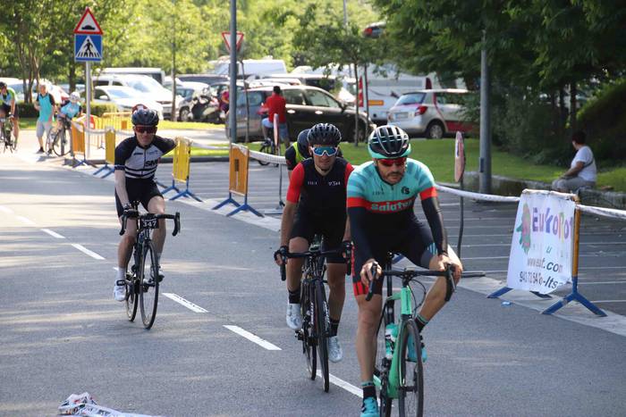 Gurpil gainean, Abraham Olan 12 1559487007292