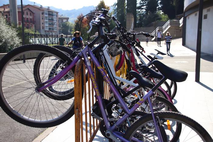 Bigarren eskuko azoka 13 1632564079851