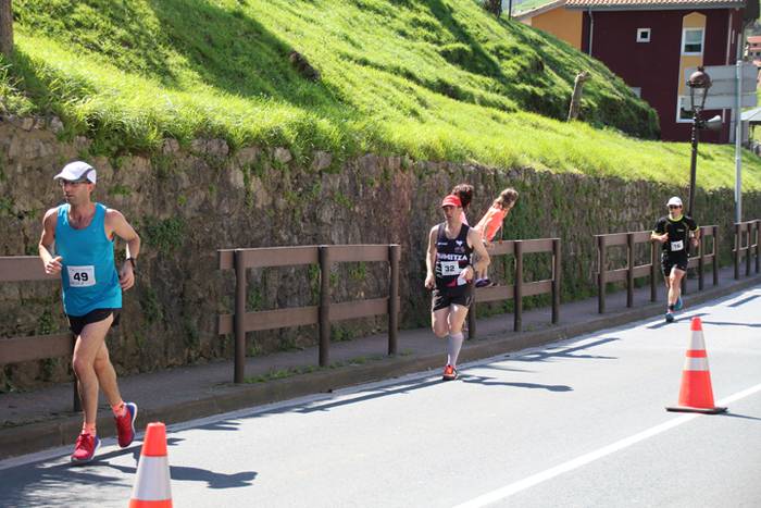 Haur, gazte eta heldu krosea 124 1491742492642