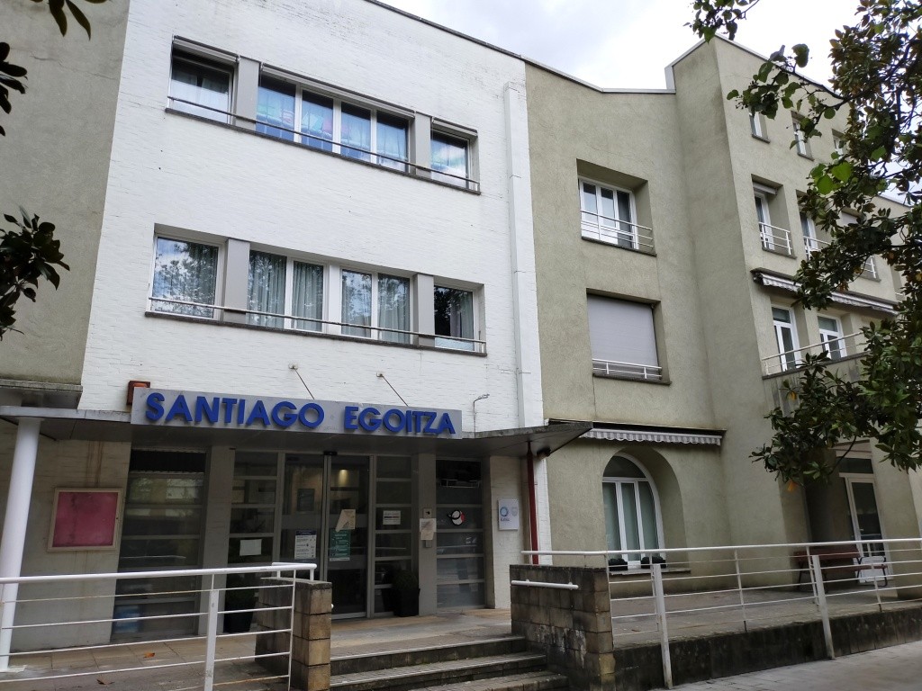 Udal gobernuak Santio egoitzako langile eta egoiliarrei Koronabirusaren testak berehala egitea eskatu du