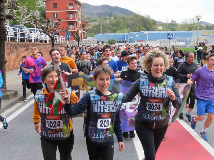 korrika, furgonetatik, Aizto 29 1649421634984