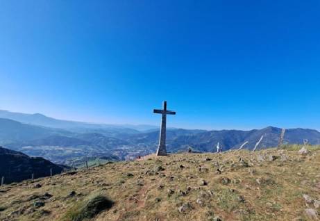 Ekaineko Osoko Bilkurarako proposamena: Uzturreko gurutzea Tolosako Udalaren Hiri Antolamenduko Plan Orokorraren "3. Dokumentuan - Katalogoan" sartzea