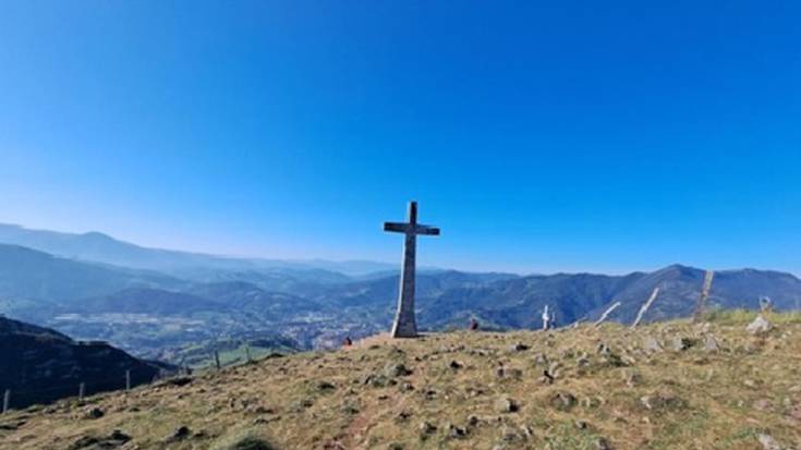 Ekaineko Osoko Bilkurarako proposamena: Uzturreko gurutzea Tolosako Udalaren Hiri Antolamenduko Plan Orokorraren "3. Dokumentuan - Katalogoan" sartzea