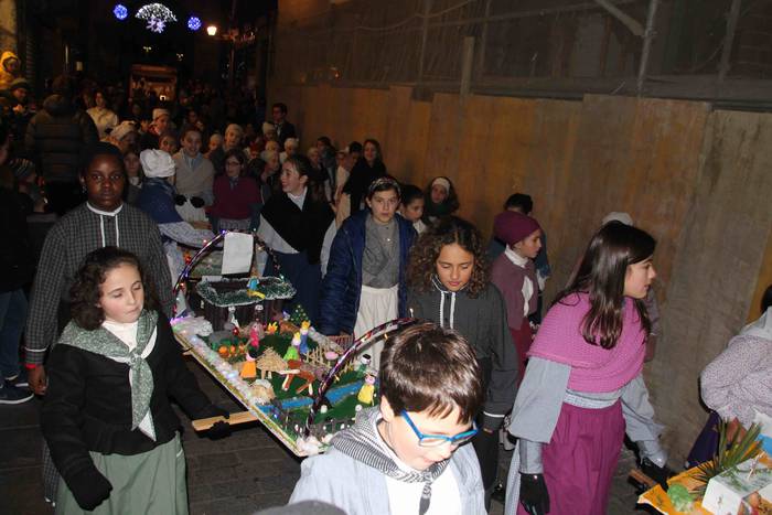 Errege magoen desfilea tolos 34 1546717641975