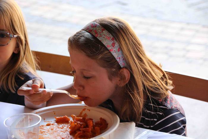 Tripa beteta, dantzan pasa d 24 1563205325850