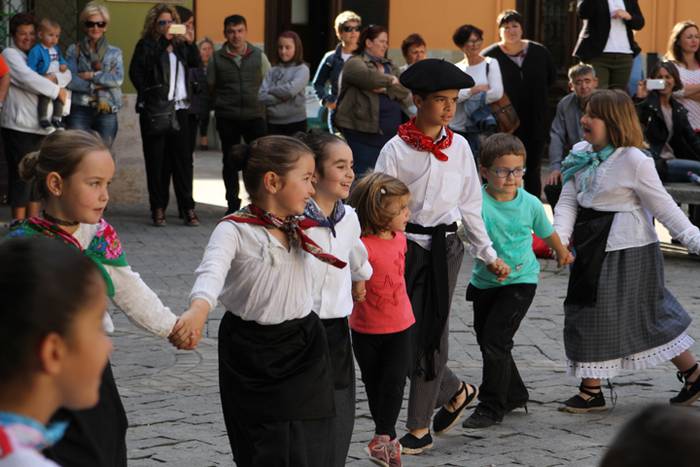 Alegia ere dantzariz josita 11 1494702917575