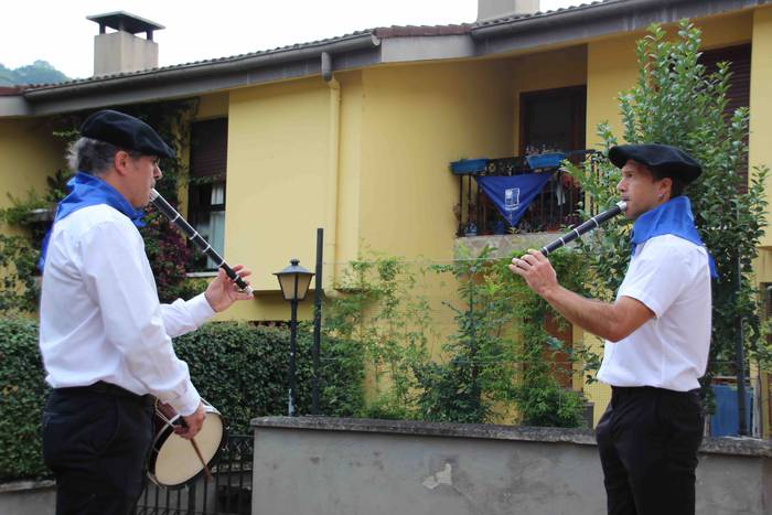 Bi suziri eta bi txistulari 15 1597052739796