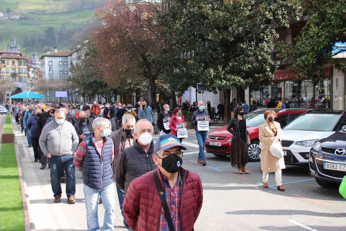 "Bada garaia tortura, gerra  11 1614447037725