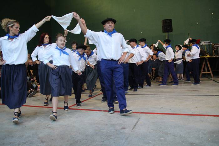 Erakustaldiz betetako arrats 45 1507490155266