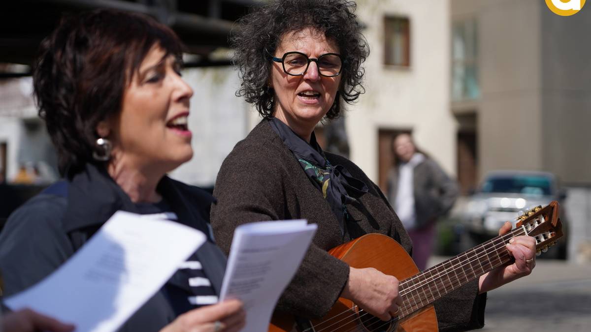 Euskararen alde kantuan