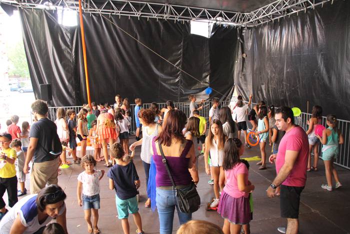 Zirkuaren aparretan murgilduta 56 1473012820324