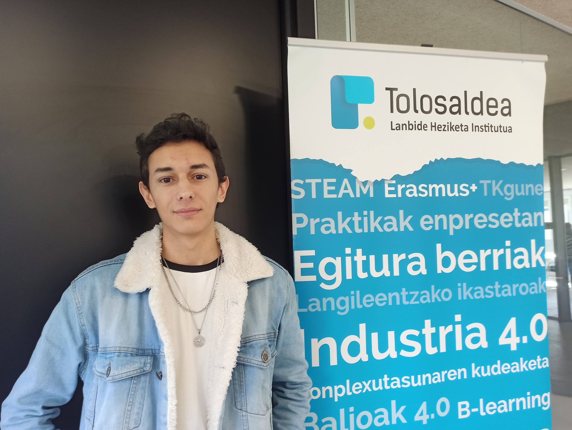 «Lan munduan dauden erronkei aurre egiten erakutsi didate»
