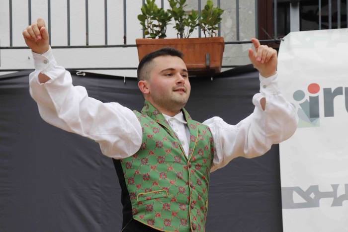 Aulki hutsak ekitaldia Irura 31 1632920818523