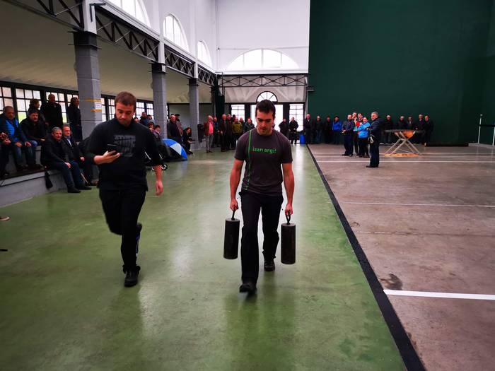 Gazteek saltsa jarri dute Sa 11 1573476472486