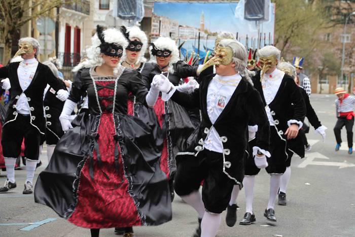 Veneziatik Jamaikaraino, Aut 5 1551717712868