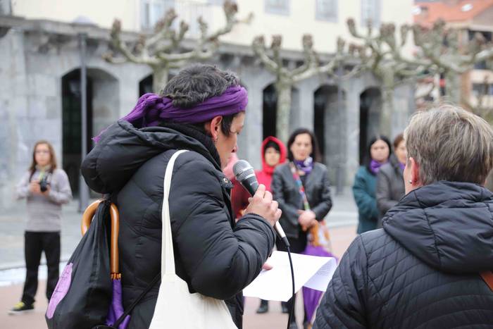 Emakumeen aldeko mosaikoa eg 8 1583688968022