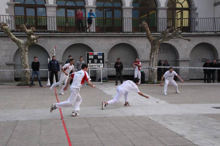 Bote luzea Amezketan 14 1459595154806