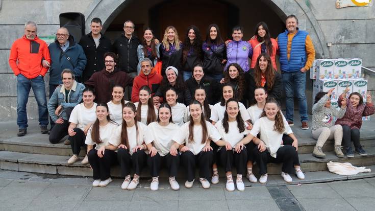 Herriaren omenaldia jaso dute sokatiralariek