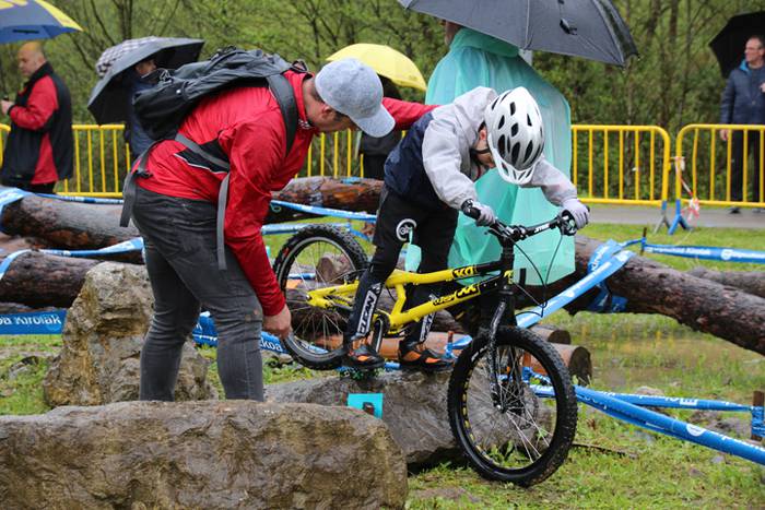 Bi gurpilen gainean  22 1491138508097