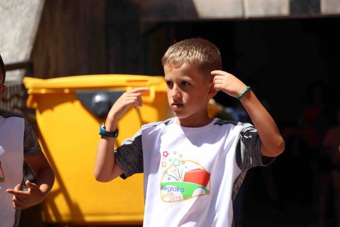 Tripa beteta, dantzan pasa d 57 1563205344341