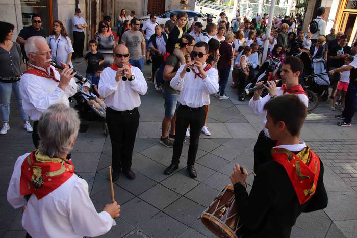 Erraldoiak eta buruhandiak T 10 1561218565661