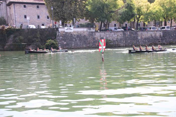 Arraunean, elkartasunez 166 1568479703373