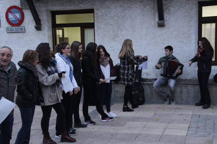 Euskararen Eguna Altzon 2015, gazteek antolatuta 6 1449249352157