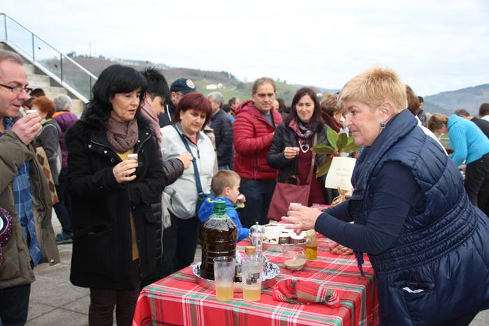 Azoka eguna Altzon 36 1481457410728