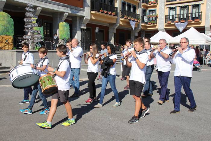 Euskal jaia eguna Anoetan 26 1476015533124