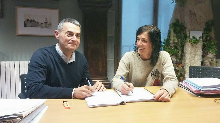 25 urterako kontratua sinatu dute udalak eta Musika Bandak