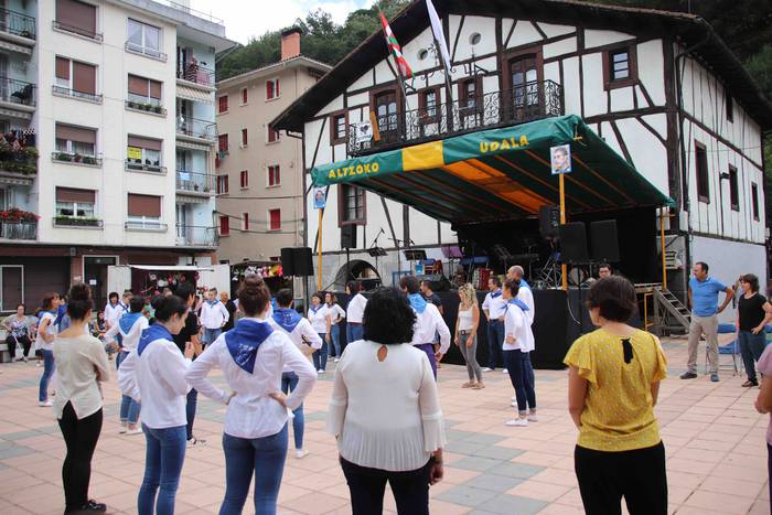Euskal dantzek harrobia dute 26 1567950048017