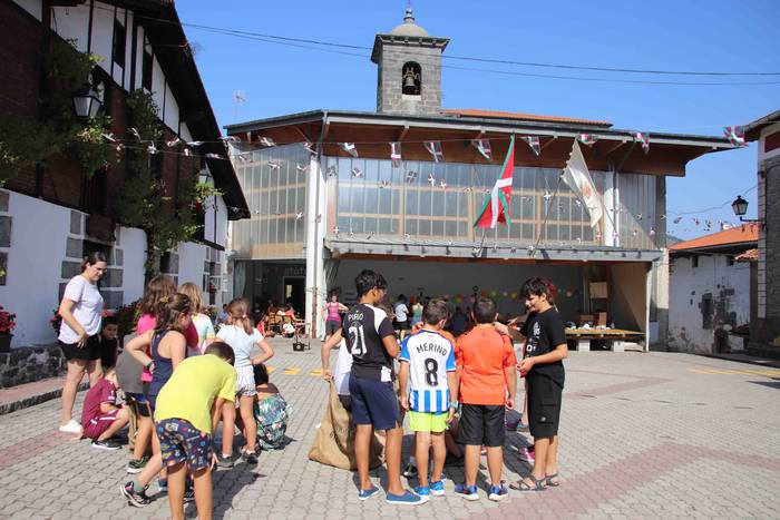 Goiazko festak. Ume jolasak. 41 1660322701261