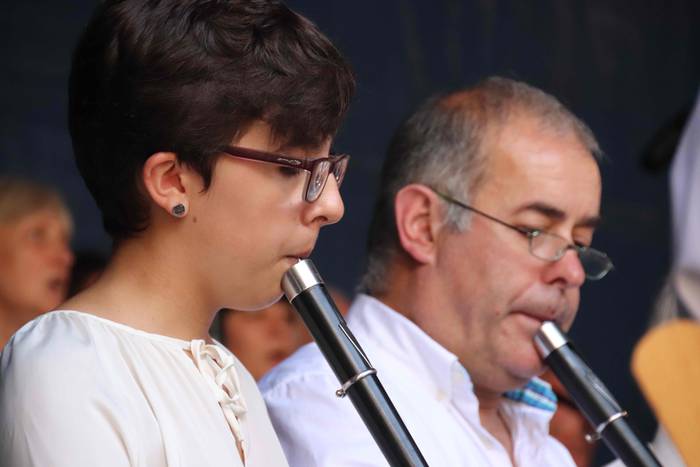 Musikak eta dantzak jantzi d 15 1531658693267