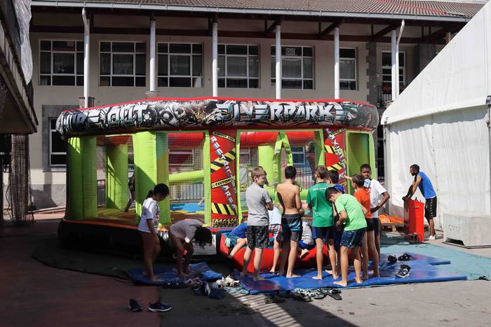 Saltoka eta jolasean pasatu  2 1660043065694