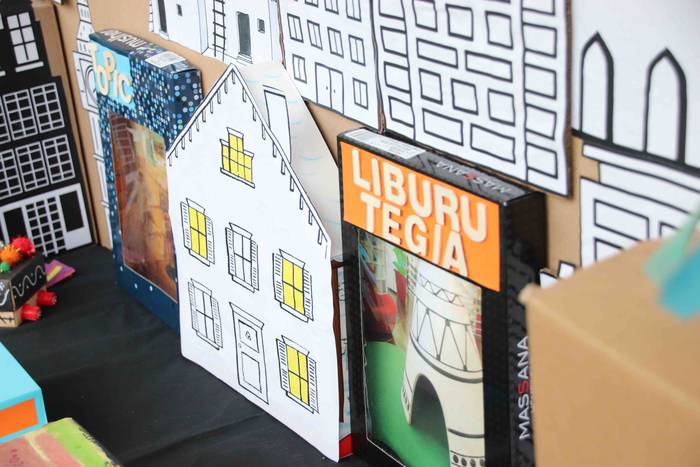 'Munduari itzulia' erakusket 30 1611607030224