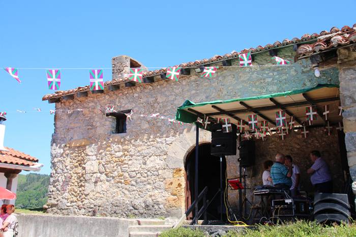 Festa giroa Santamañan 1 1468781449739