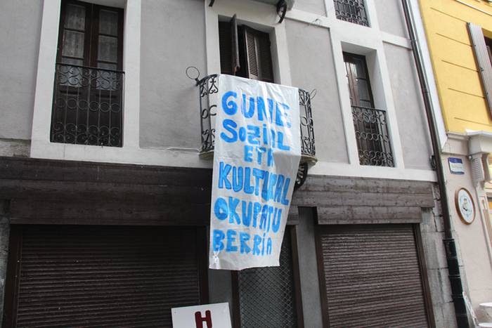 Kale Nagusiko lokal bat okup 7 1494614760011