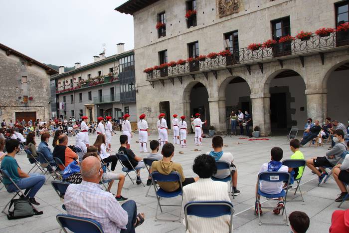 Berastegi san joan dantzak 2 1 1628618926732