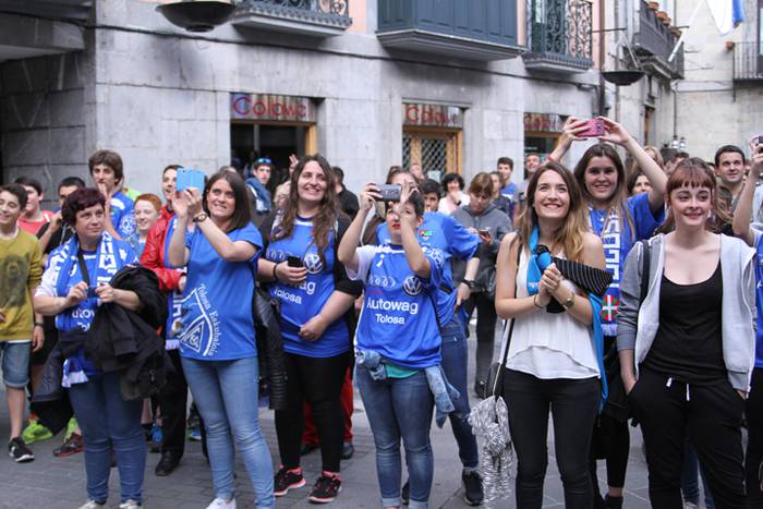 tolosa eskubaloia harrera udaletxean 2016 6 1464617654832