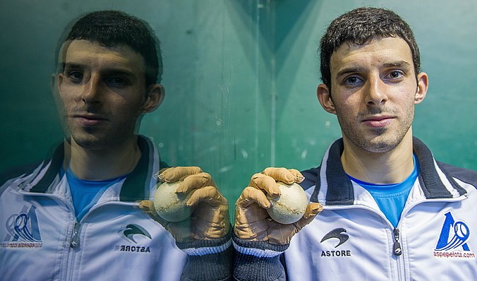«Dena oso azkar doa; espero baino azkarrago»