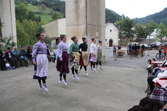 Ikaztegieta Pilareko eguna Sutarri 7 1476272060034