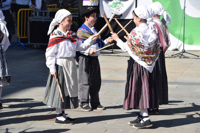 Dantzari txikiak, goizeko pr 94 1491666953705