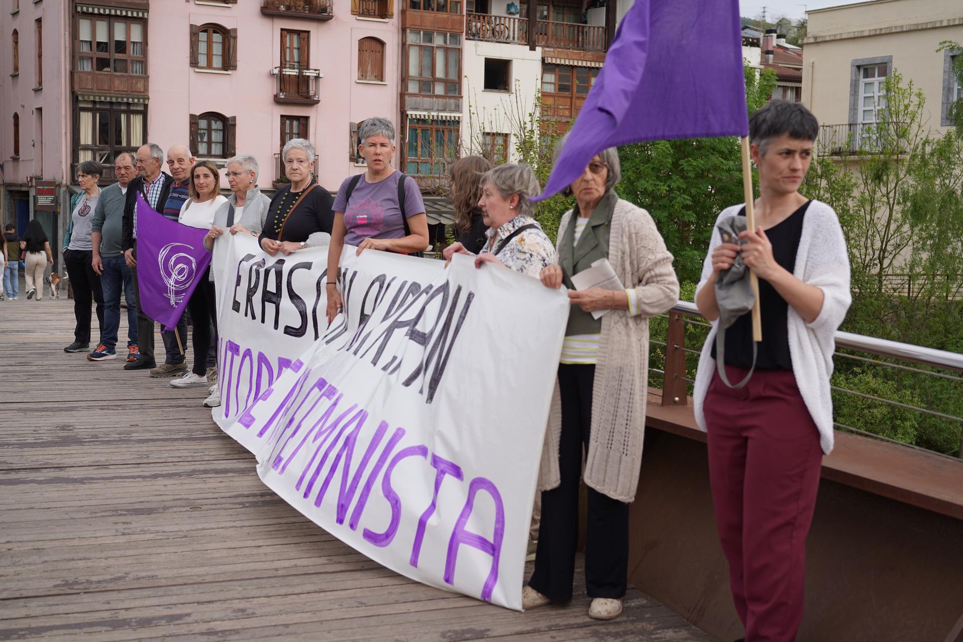Tolosaldeko Mugimendu Feministak elkarretaratzeak deitu ditu bost herritan