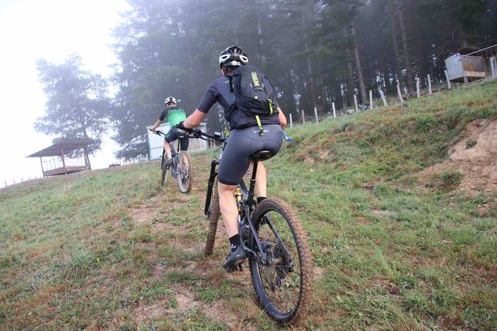 Mendi bizikleta lasterketare 63 1660377646911