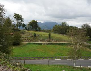 Hamalau etxebizitza eraikiko dituzte Leaburuko bi gunetan