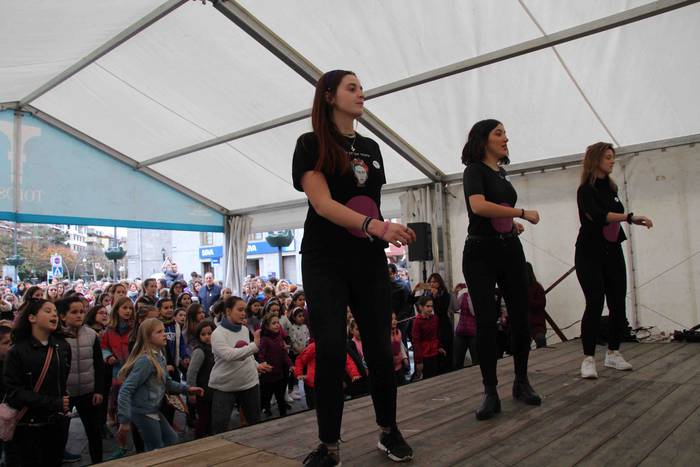 Dantza aldarri bilakatu dute 13 1543066655833