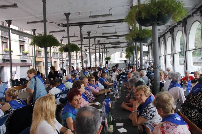 Helduen eguna San Joan jaiak 15 1655997469974