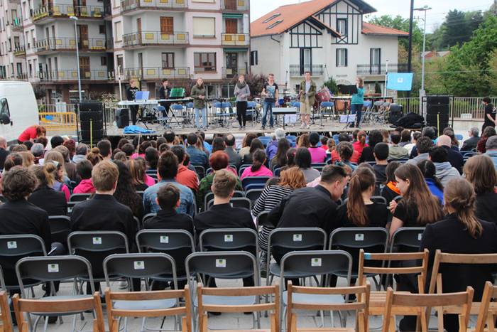 Emusik emanaldia Zizurkilen 18 1462636002211